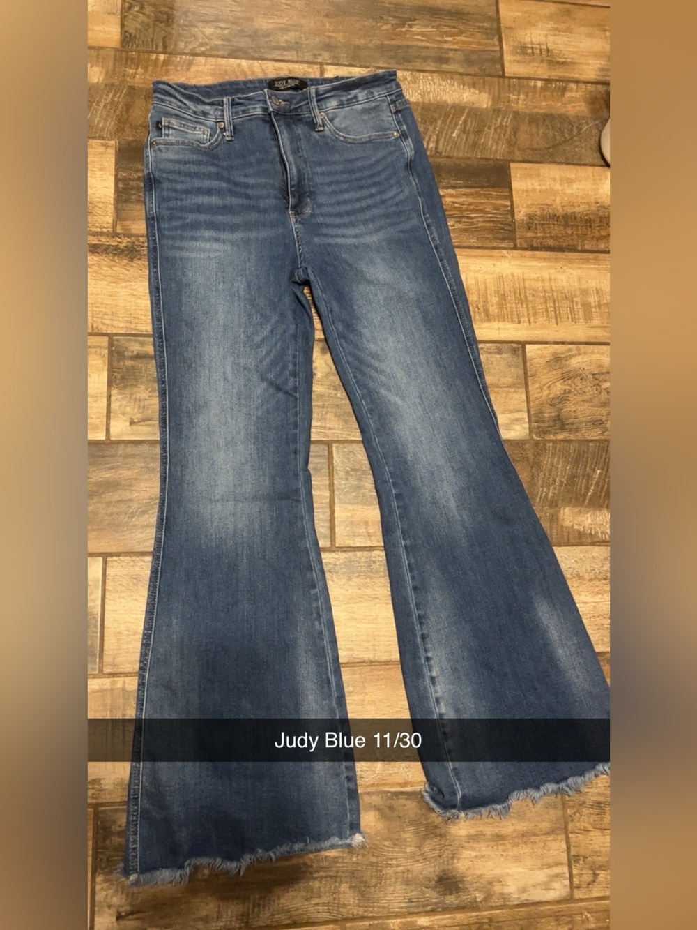 Judy Blue High-Rise Wide Leg Jeans in Medium Wash Blue